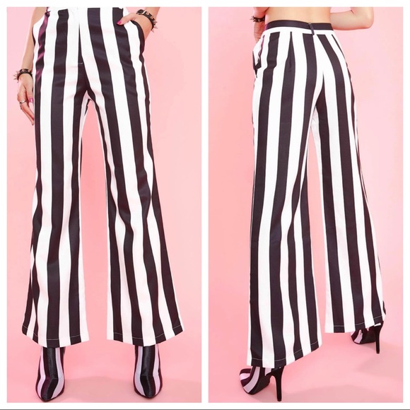 ShopEvelynne Pants - ✨LAST ONE✨WIDE LEG CROPPED STRIPPED POCKETS PANTS